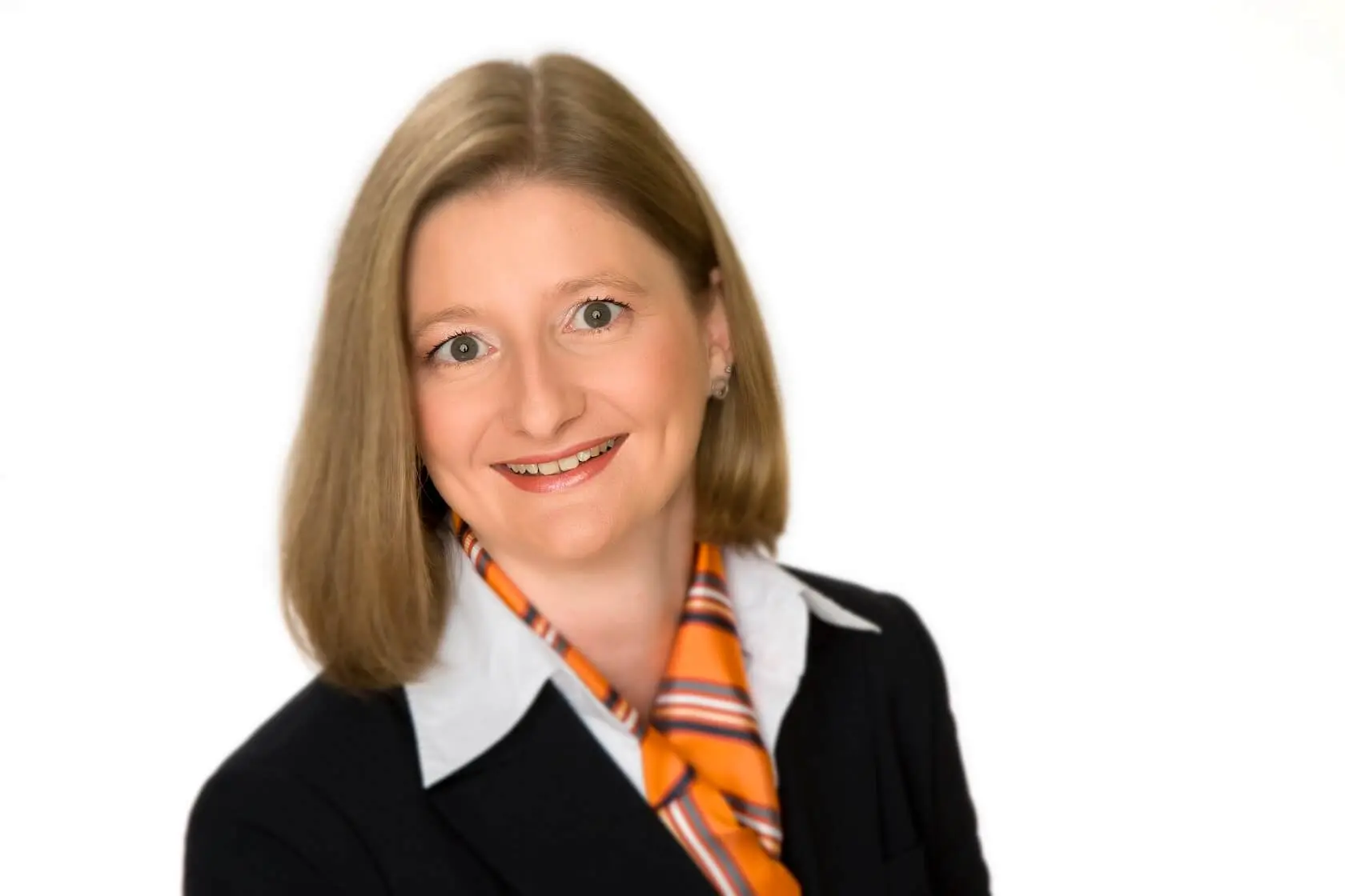 Dr. med. Sonya Hierneis, Augenärztin bei MUNICH EYE Augenzentrum München