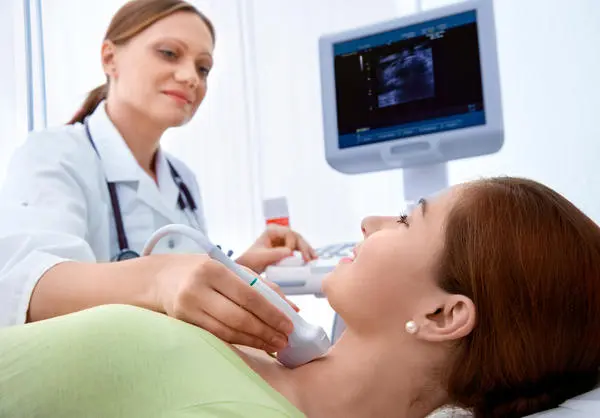 Thyroid Ultrasound - Untersuchung der Halsschlagader